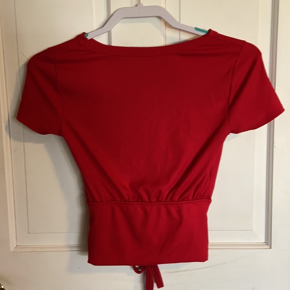 Red GUESS top. Corset connected. - Picture 2 of 3